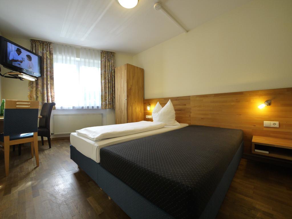 Hotel Pinger Remagen Ruang foto