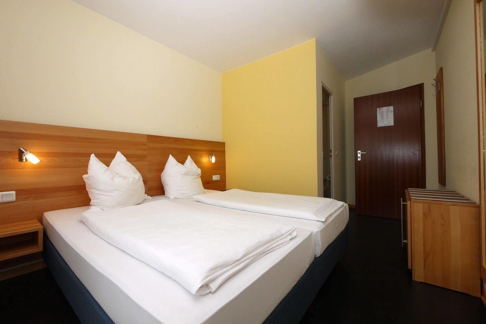 Hotel Pinger Remagen Bagian luar foto