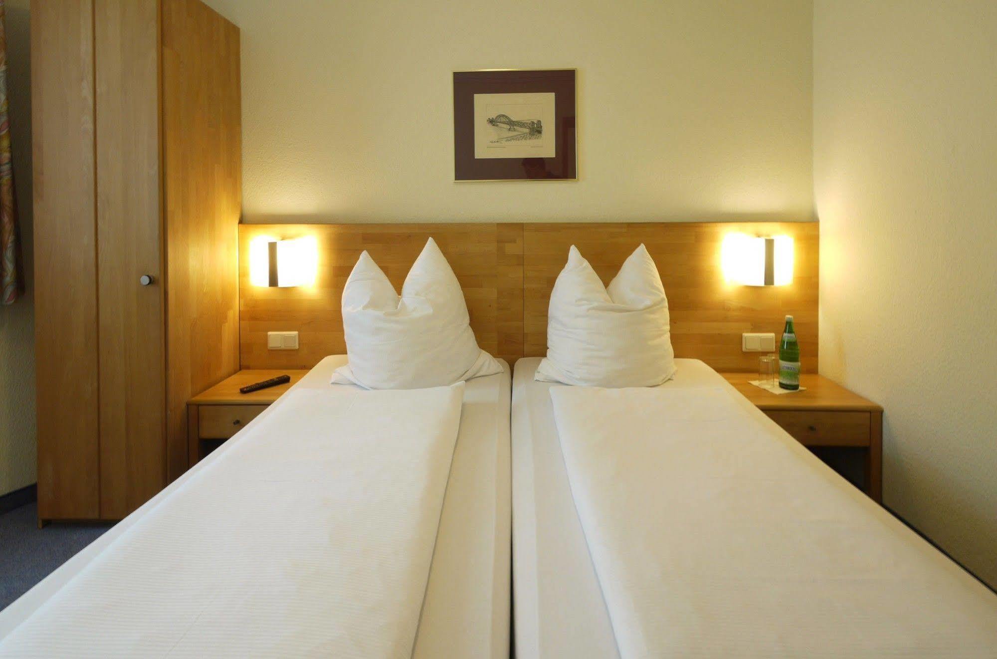Hotel Pinger Remagen Bagian luar foto